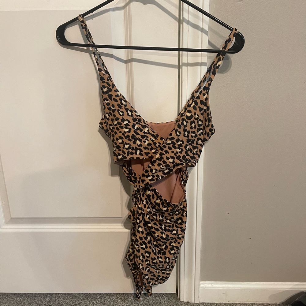 Aerie wrap around Leopard Print swimsuit
